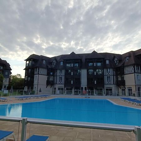 Appart 2 Chambres Piscine Chez Rox - Residence Du Golf Deauville Exterior photo